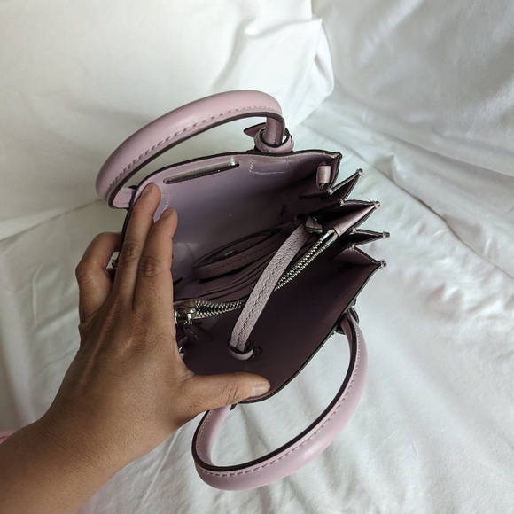 Michael kors mini tote 🩷🖤 Limited time 50🖤🩷 - Picture 6 of 9